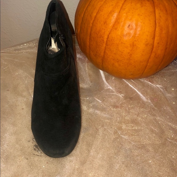 BLACK SUEDE BOOTIES - Picture 3 of 4